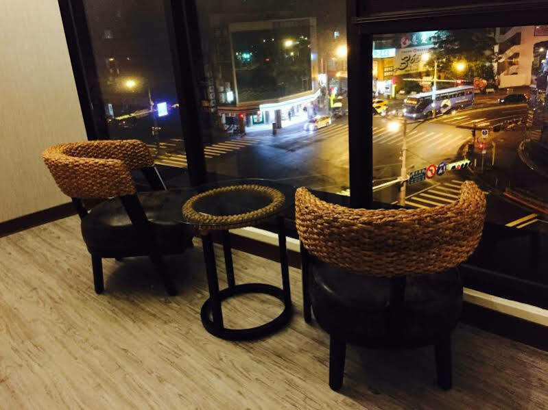 晶城青年旅館 4F Taipei Extérieur photo