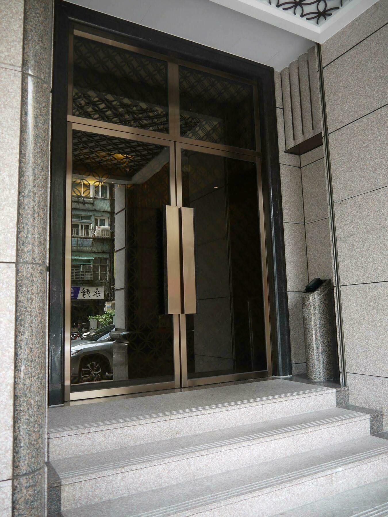 晶城青年旅館 4F Taipei Extérieur photo